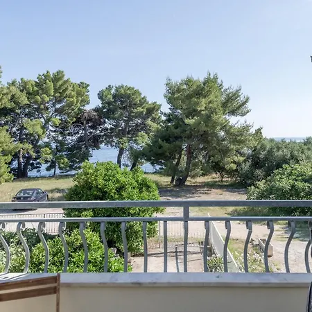 Beachfront With Balcony And Parking *