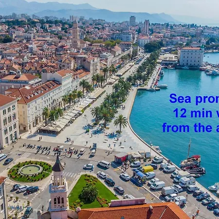 Beachfront With Balcony And Parking Appartement