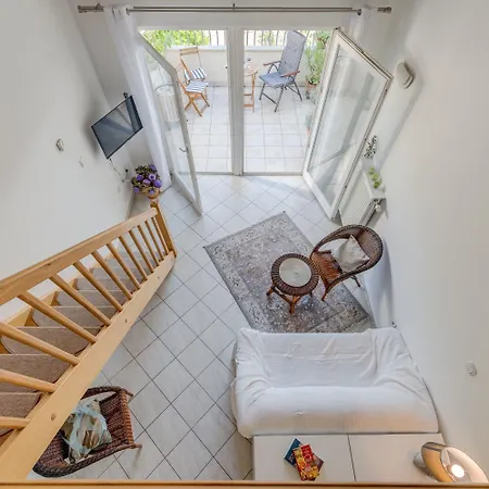 Apartman Beachfront With Balcony And Parking *