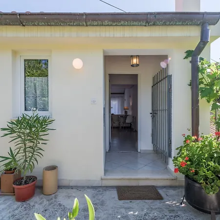 Appartement Beachfront With Balcony And Parking