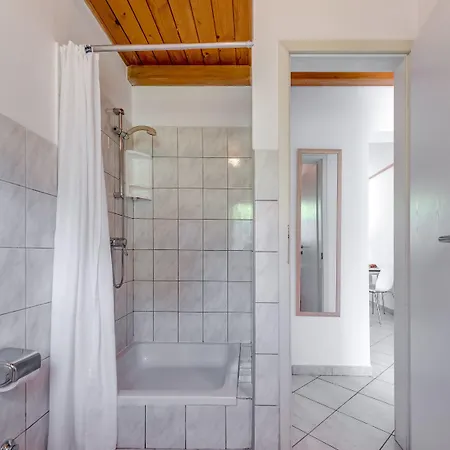 Apartman Beachfront With Balcony And Parking Split