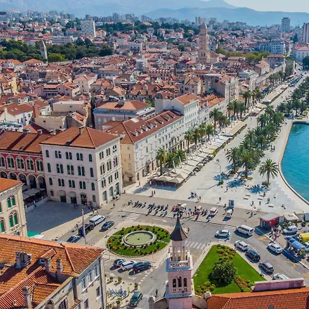 Lägenhet Beachfront With Balcony And Parking *